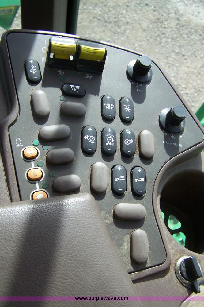 image for item 9283 2006 John Deere 9760 STS combine