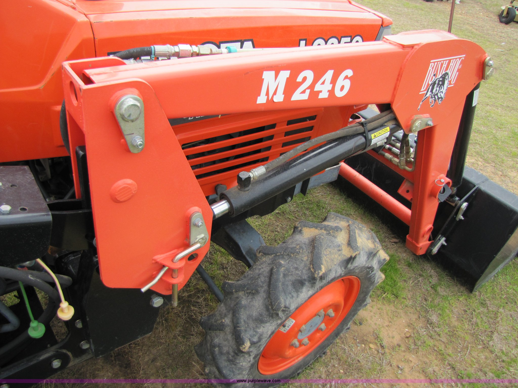 1995 Kubota L2350 tractor with loader in Texarkana, TX Item 3446 sold