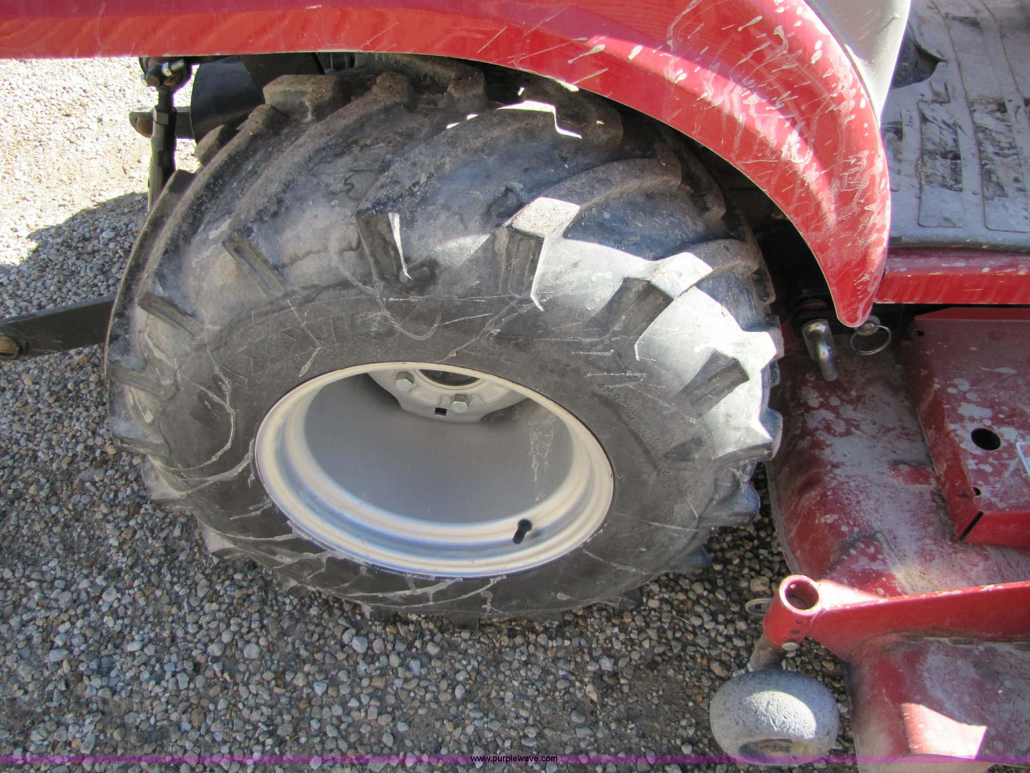 Case IH DX24 garden tractor with mower deck in Wamego, KS Item 5189 sold Purple Wave