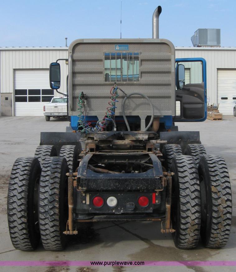 image for item 1337 2004 Mack CX613 semi truck