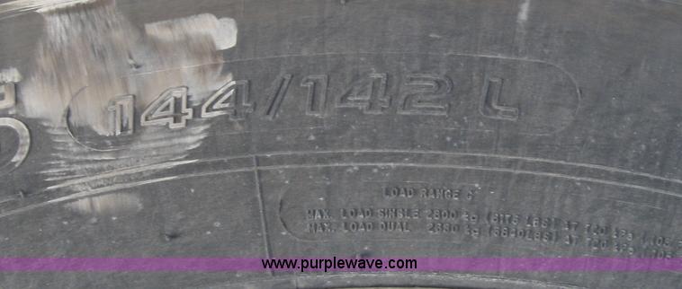 image for item 1337 2004 Mack CX613 semi truck