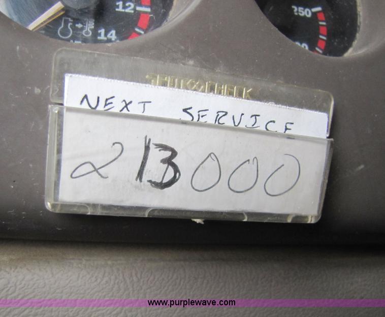 image for item 1337 2004 Mack CX613 semi truck