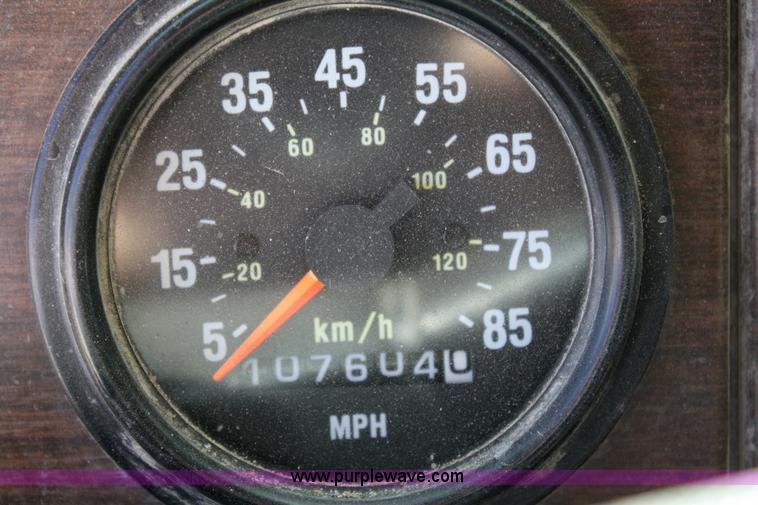 image for item 4880 1991 Freightliner FLD112 semi truck