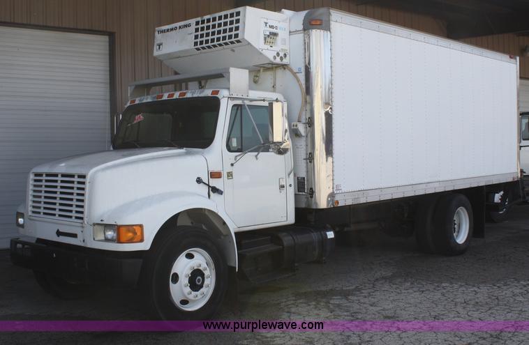 image for item 4952 1994 International 4900 reefer truck