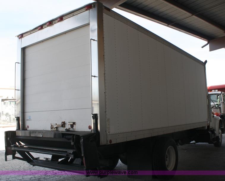 image for item 4952 1994 International 4900 reefer truck
