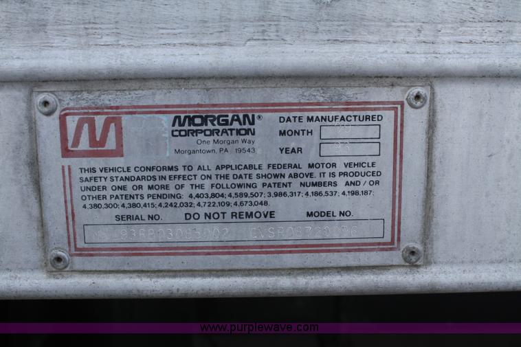 image for item 4952 1994 International 4900 reefer truck