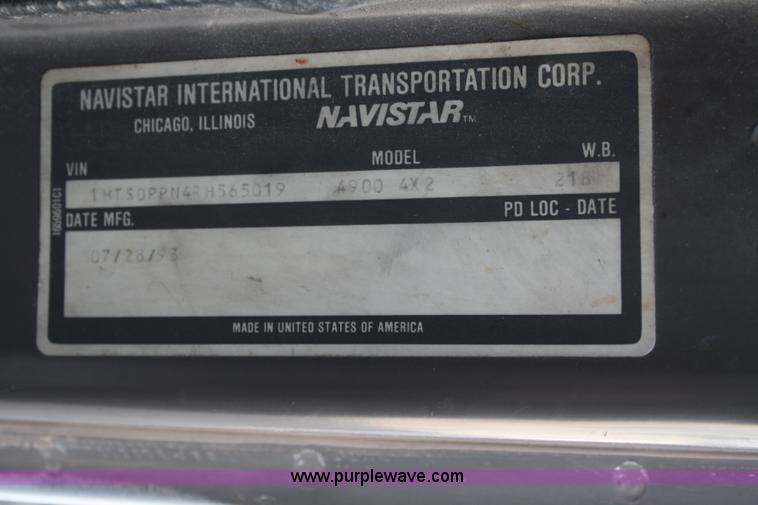 image for item 4952 1994 International 4900 reefer truck