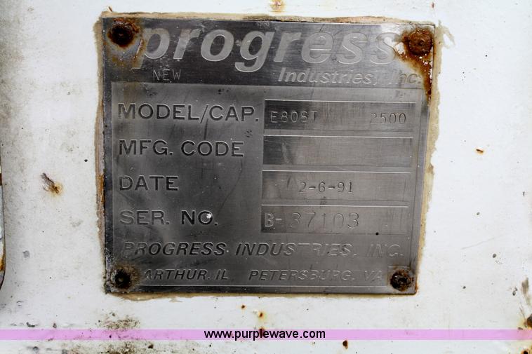 image for item 4972 1999 Sterling fuel delivery truck