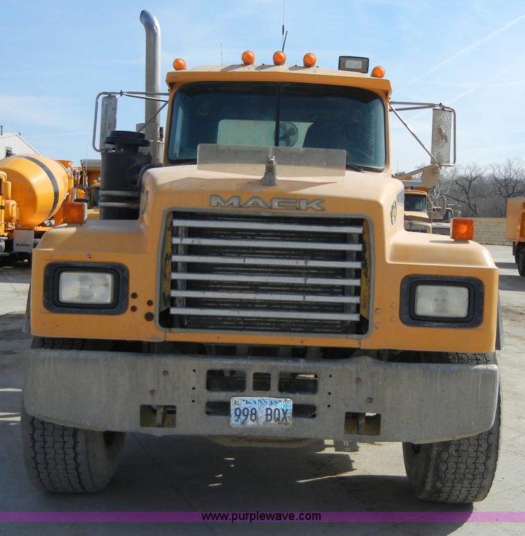 image for item 5151 1995 Mack RD690S cement mixer truck