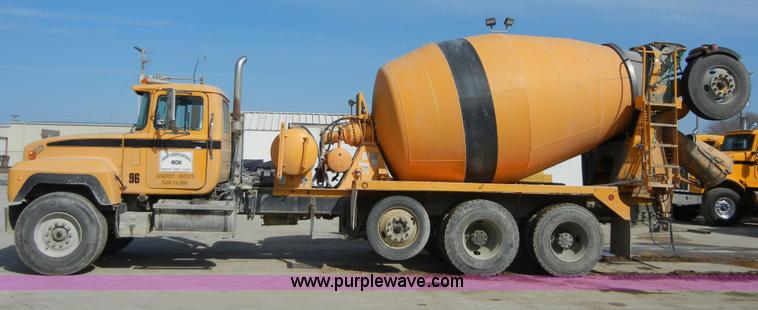 image for item 5151 1995 Mack RD690S cement mixer truck