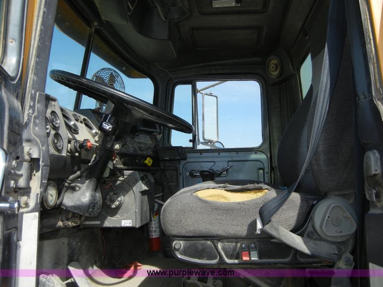 image for item 5151 1995 Mack RD690S cement mixer truck