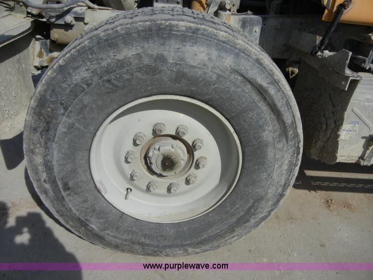 image for item 5151 1995 Mack RD690S cement mixer truck