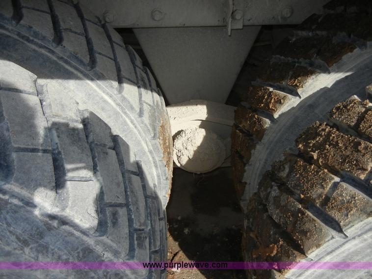 image for item 5151 1995 Mack RD690S cement mixer truck