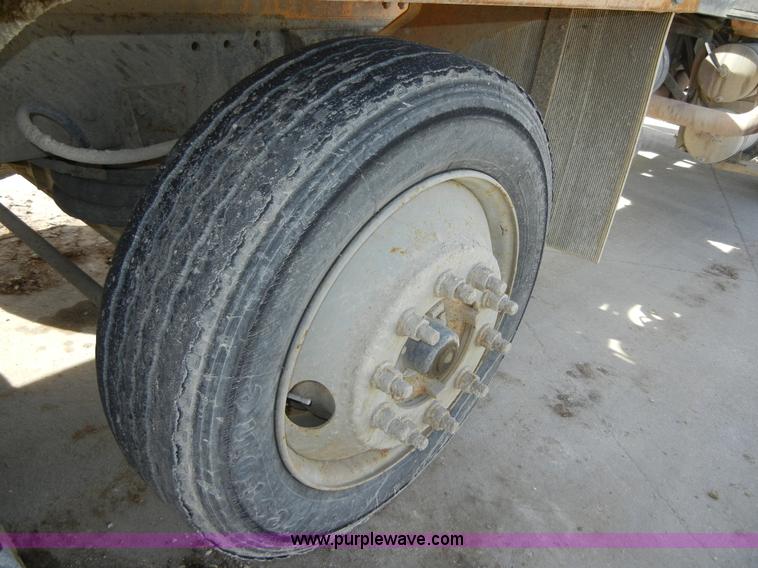 image for item 5151 1995 Mack RD690S cement mixer truck