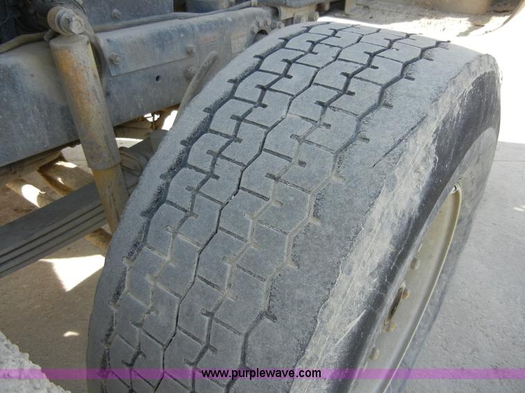 image for item 5151 1995 Mack RD690S cement mixer truck