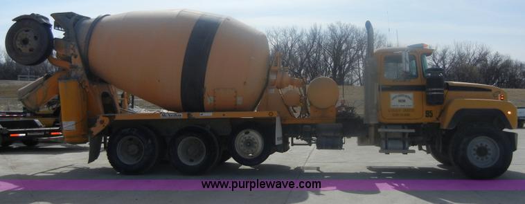 image for item 5152 1995 Mack RD690S cement mixer truck