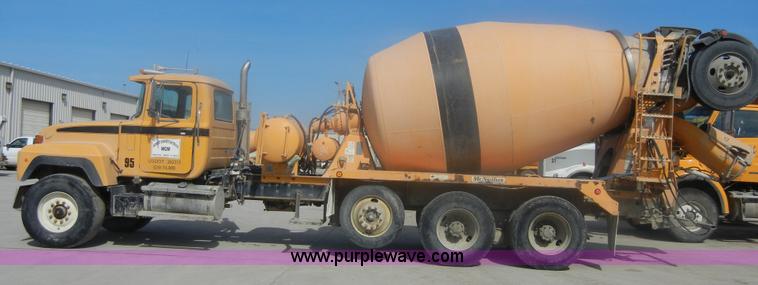 image for item 5152 1995 Mack RD690S cement mixer truck