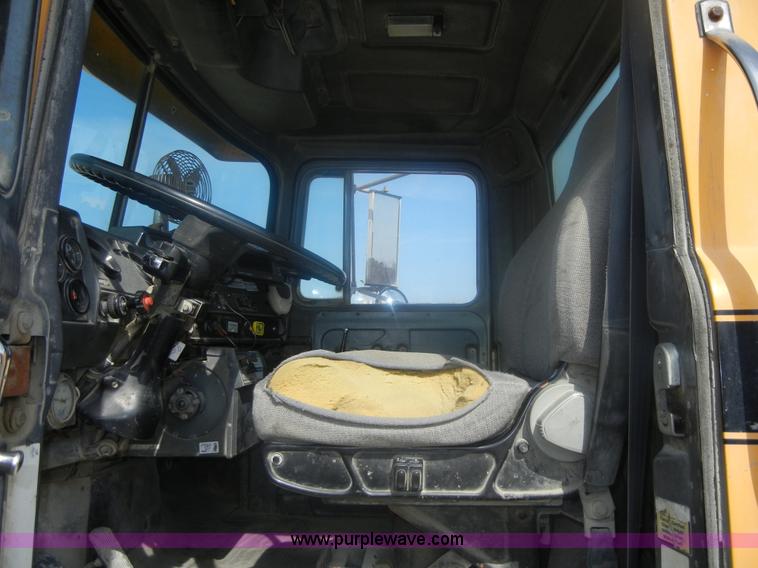 image for item 5152 1995 Mack RD690S cement mixer truck