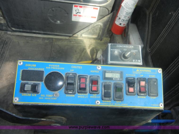 image for item 5152 1995 Mack RD690S cement mixer truck