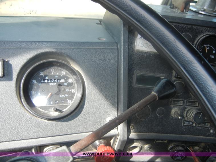 image for item 5152 1995 Mack RD690S cement mixer truck