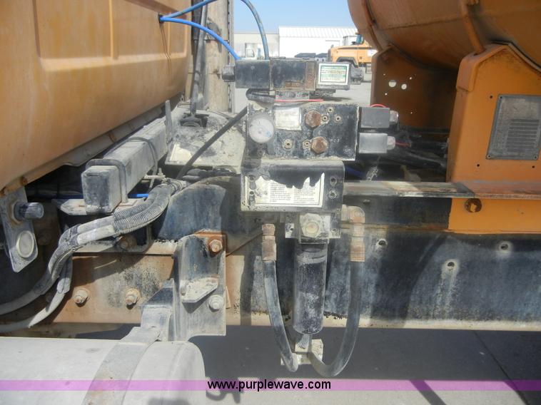 image for item 5152 1995 Mack RD690S cement mixer truck