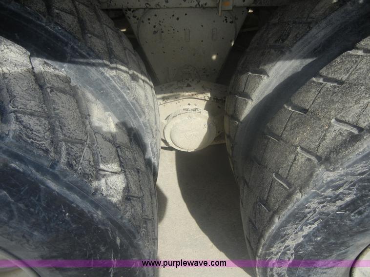 image for item 5152 1995 Mack RD690S cement mixer truck