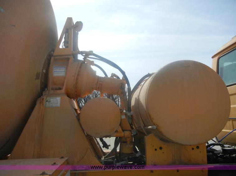 image for item 5152 1995 Mack RD690S cement mixer truck