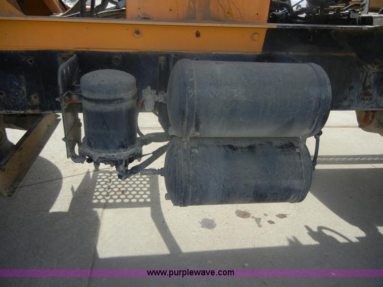 image for item 5152 1995 Mack RD690S cement mixer truck