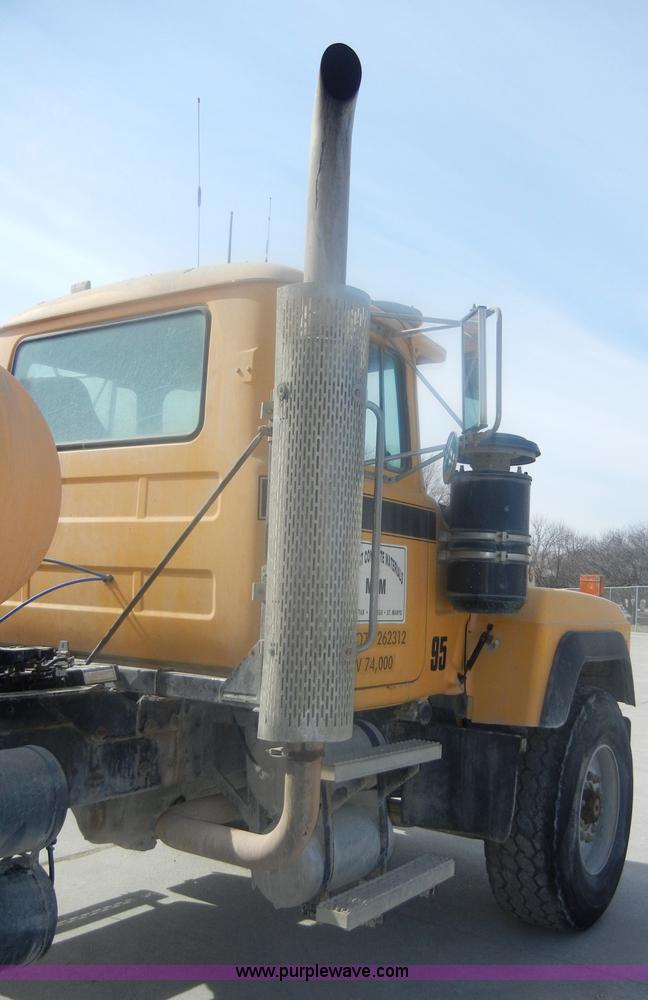 image for item 5152 1995 Mack RD690S cement mixer truck