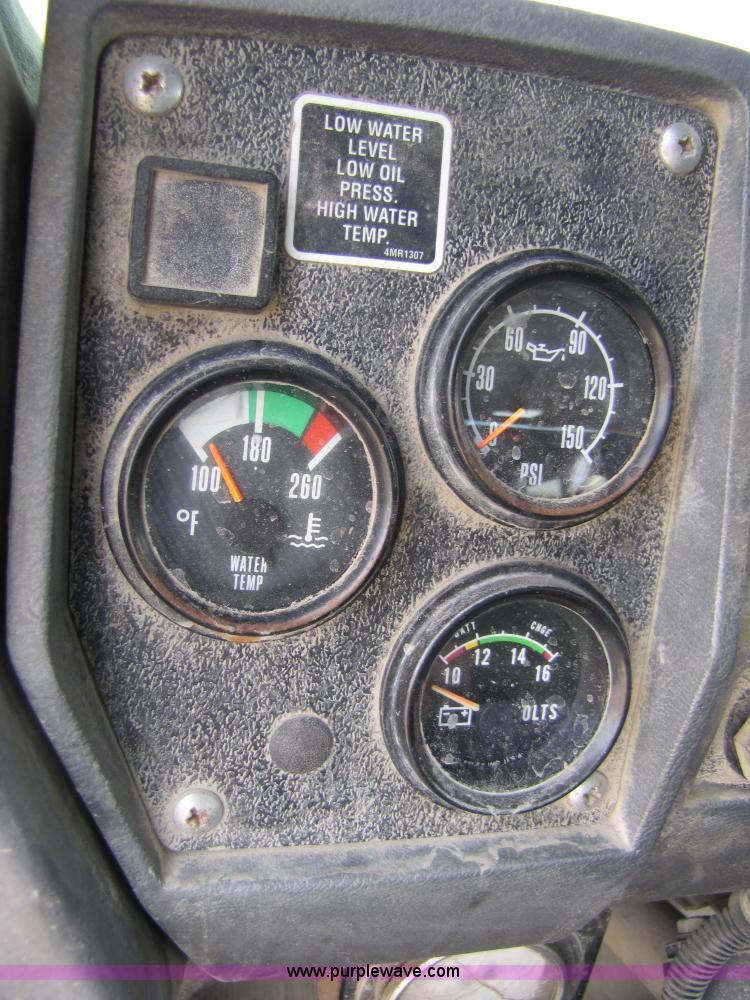 image for item 5169 1995 Mack RD690S cab and chassis