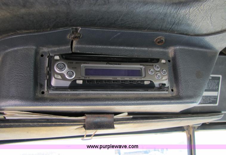 image for item 5169 1995 Mack RD690S cab and chassis