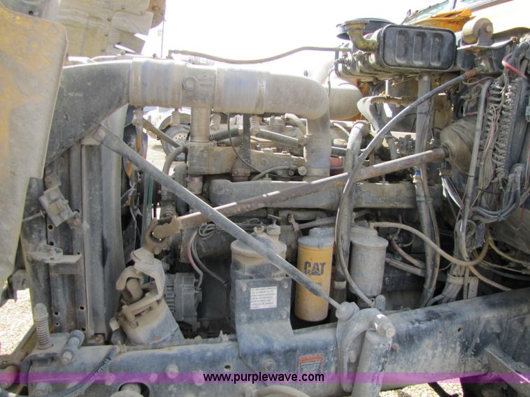 image for item 5169 1995 Mack RD690S cab and chassis