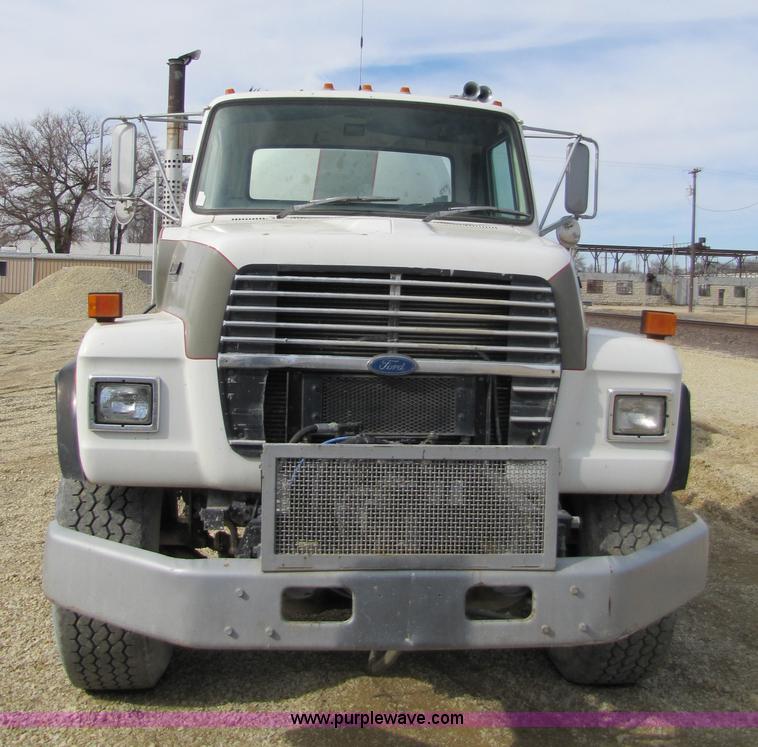 image for item 5170 1993 Ford LT8000 cement mixer truck