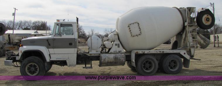 image for item 5170 1993 Ford LT8000 cement mixer truck