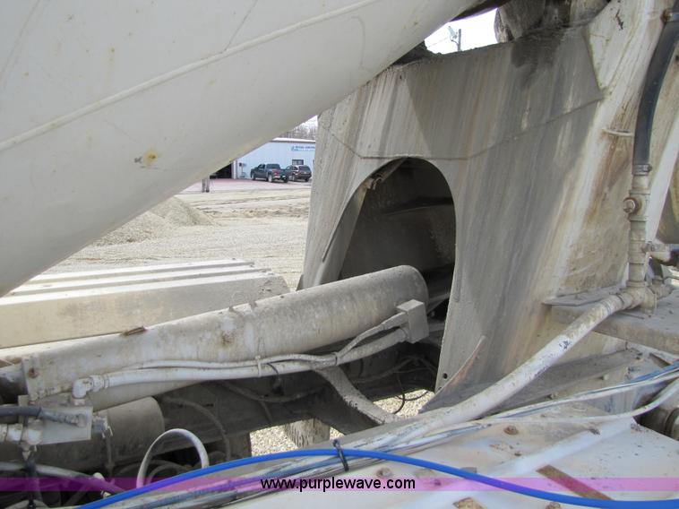 image for item 5170 1993 Ford LT8000 cement mixer truck