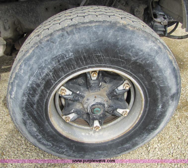 image for item 5170 1993 Ford LT8000 cement mixer truck