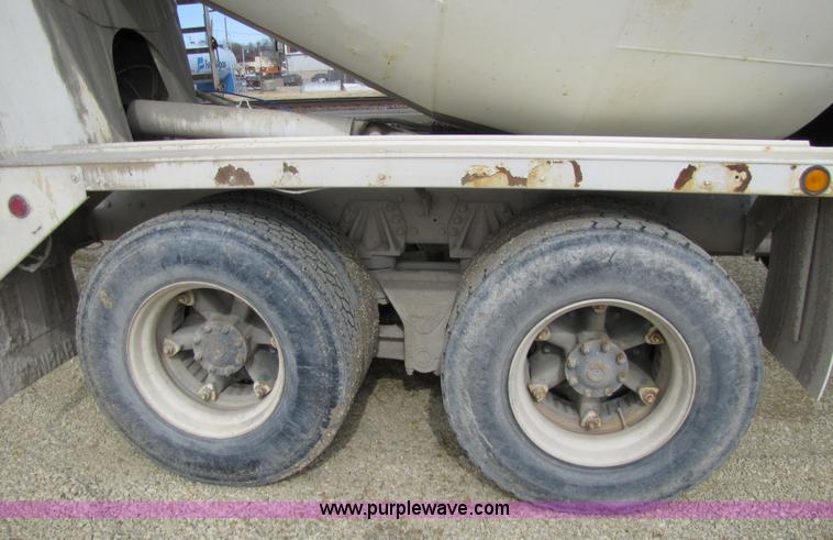 image for item 5170 1993 Ford LT8000 cement mixer truck