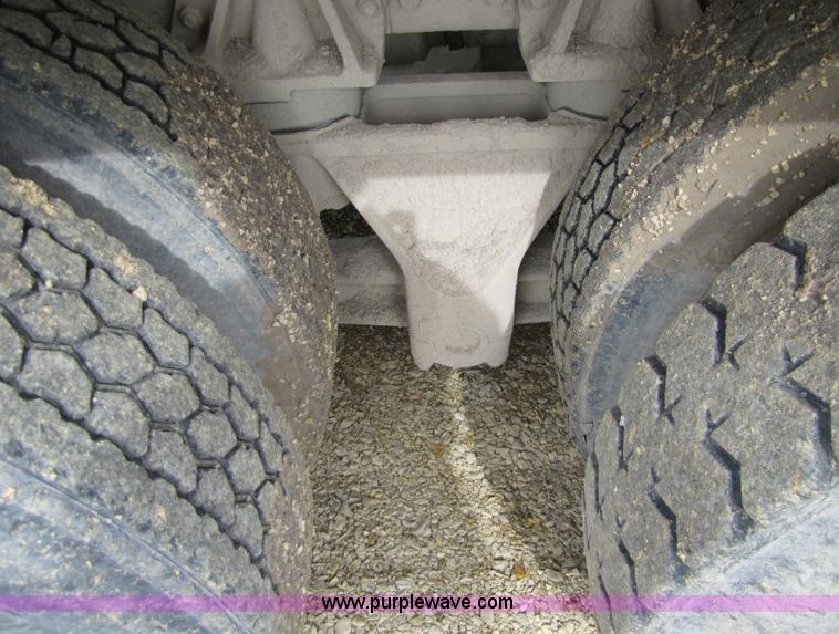 image for item 5170 1993 Ford LT8000 cement mixer truck