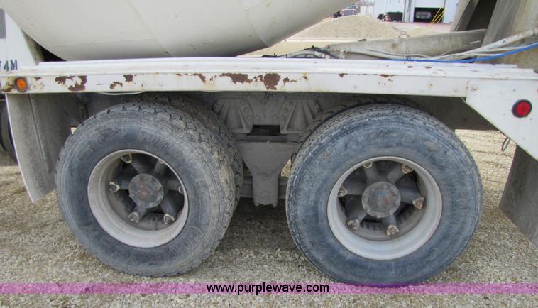 image for item 5170 1993 Ford LT8000 cement mixer truck