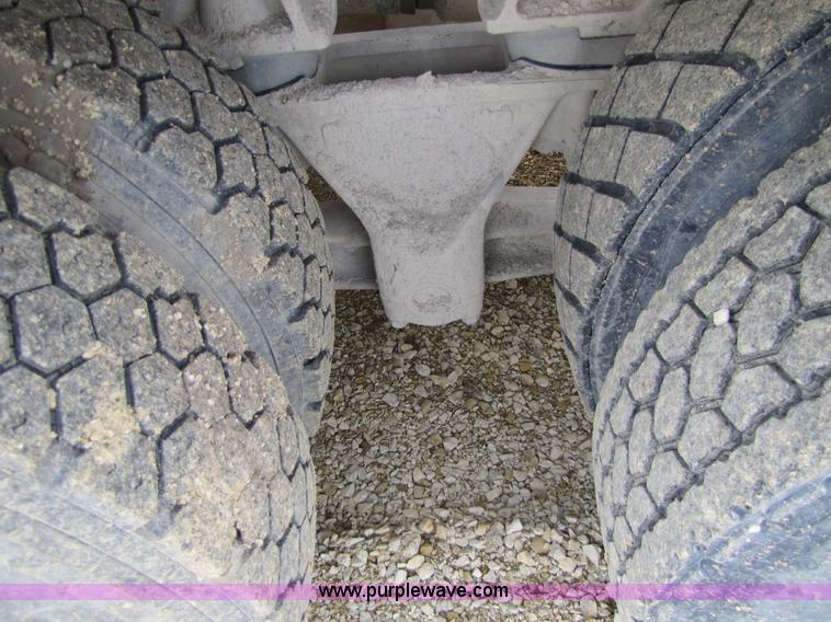 image for item 5170 1993 Ford LT8000 cement mixer truck