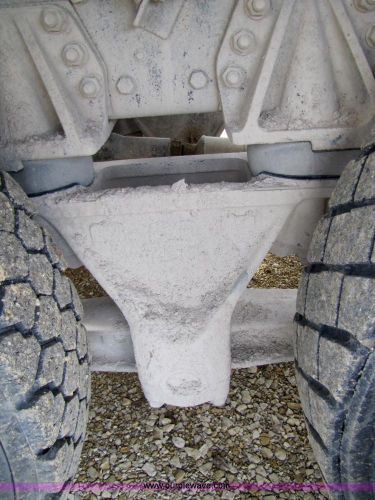 image for item 5170 1993 Ford LT8000 cement mixer truck