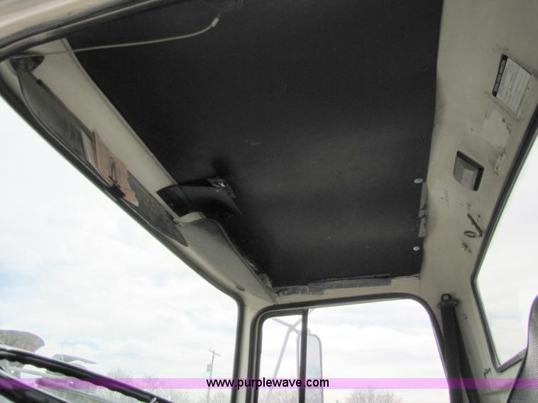 image for item 5170 1993 Ford LT8000 cement mixer truck