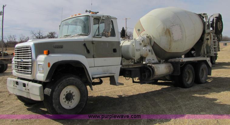 image for item 5171 1993 Ford LT8000 cement mixer truck