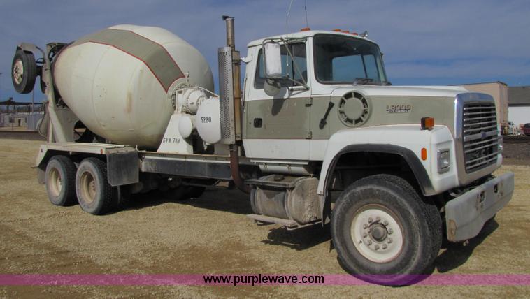 image for item 5171 1993 Ford LT8000 cement mixer truck