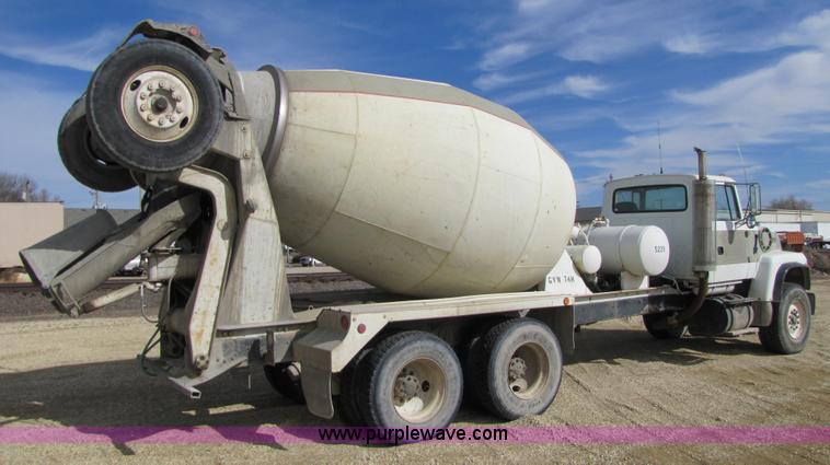 image for item 5171 1993 Ford LT8000 cement mixer truck