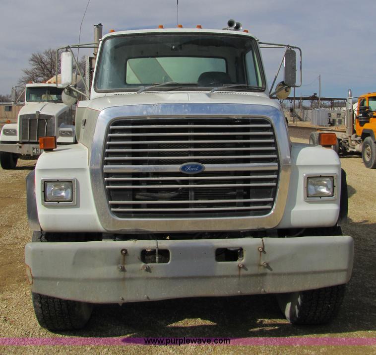 image for item 5171 1993 Ford LT8000 cement mixer truck