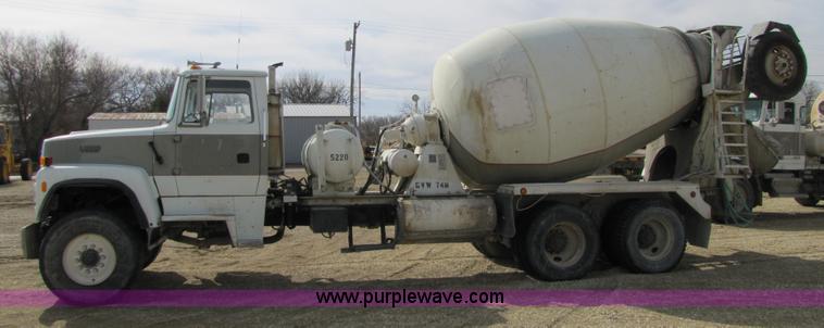 image for item 5171 1993 Ford LT8000 cement mixer truck