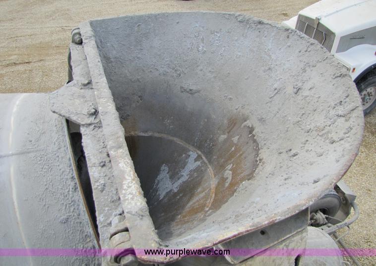 image for item 5171 1993 Ford LT8000 cement mixer truck