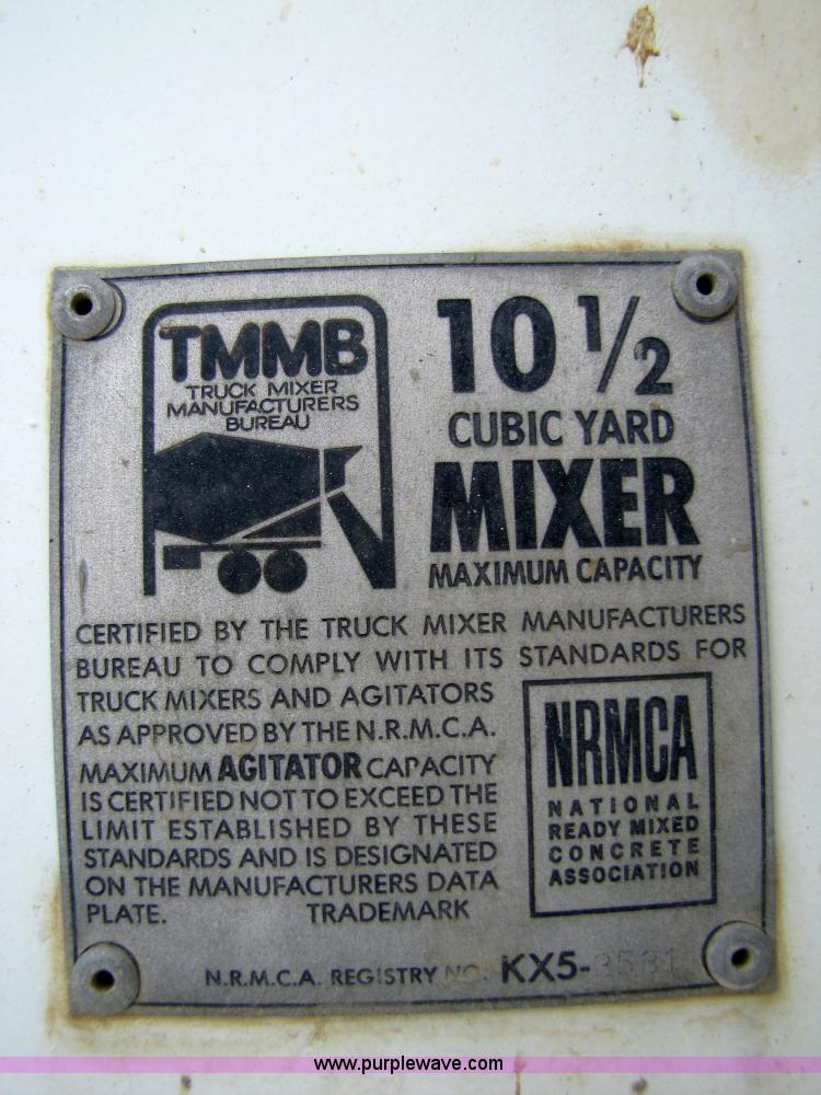 image for item 5171 1993 Ford LT8000 cement mixer truck