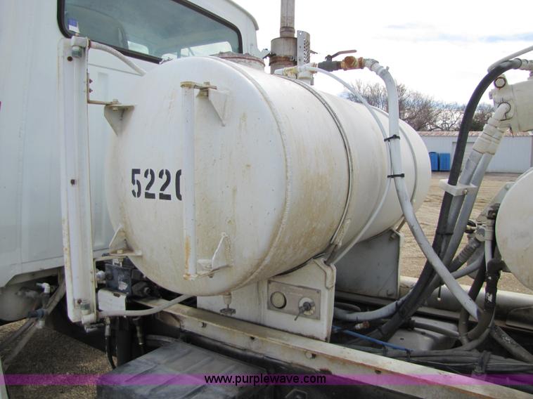 image for item 5171 1993 Ford LT8000 cement mixer truck